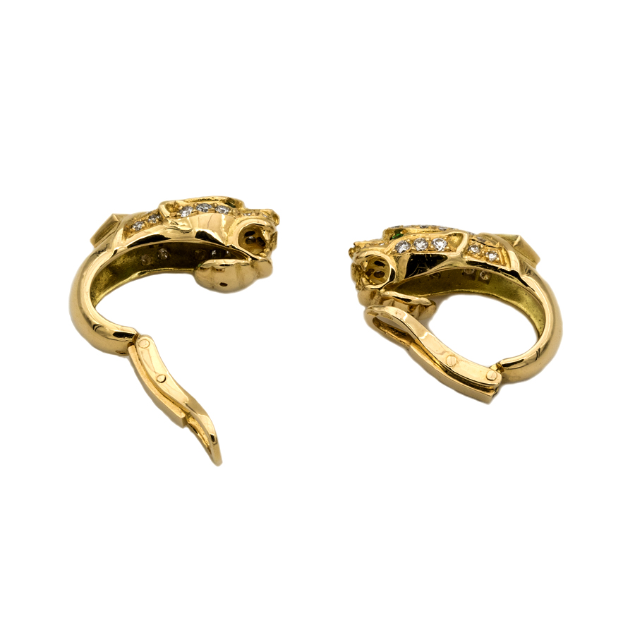 Boucles d’oreilles Panthères en or jaune, 6 émeraudes et 72 diamants